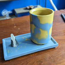 Load image into Gallery viewer, Concrete Casting Class (Passages Wine + Books) July 13th, Noon to 2:30pm